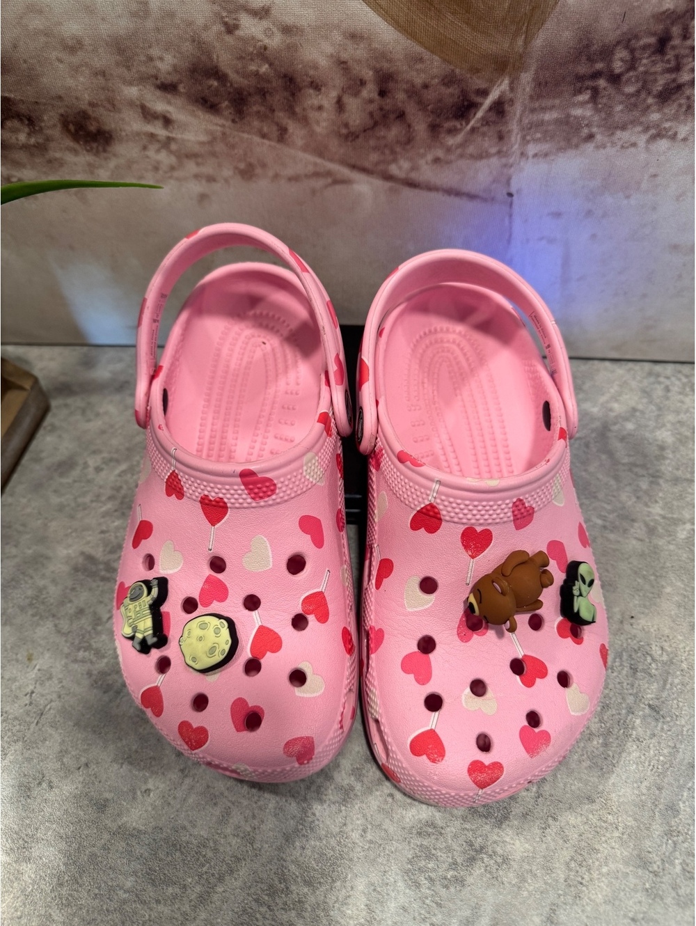 Crocs Pink "Vacay Vibes" Valentine's Heart Classic Clog Size 2
